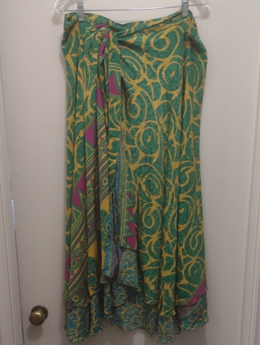 Darn Good Yarn Tieable Green And Yellow Sari Silk Wrap Skirt (J968)